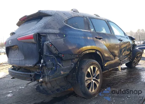 2021 Toyota Highlander Xle z USA, uszkodzony, nr VIN 5TDHZRBH9MS532690